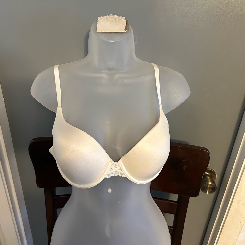 Maidenform Elegant White Bra
